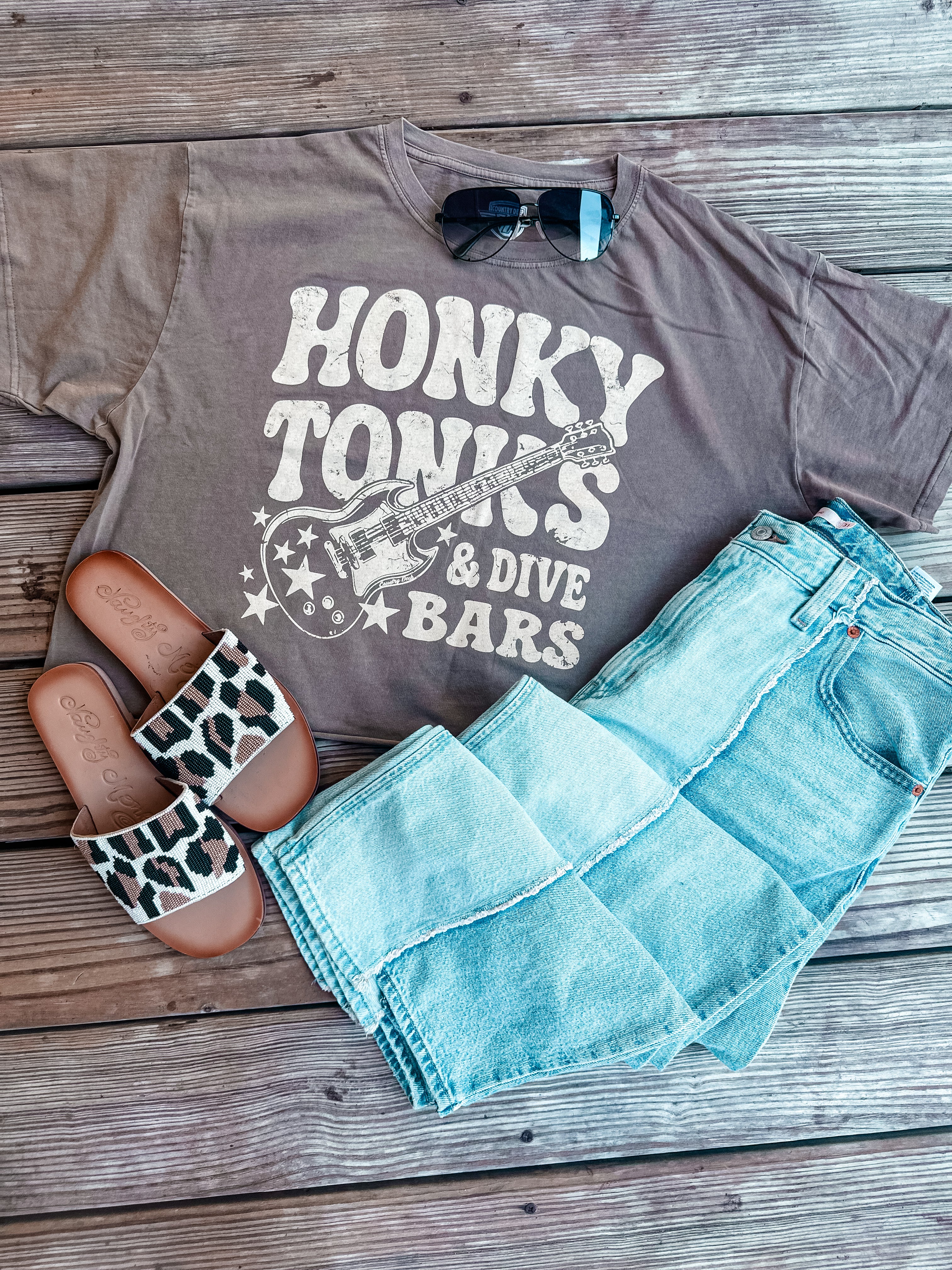 Honky Tonks & Dive Bars Mom Crop Tee (Brown)